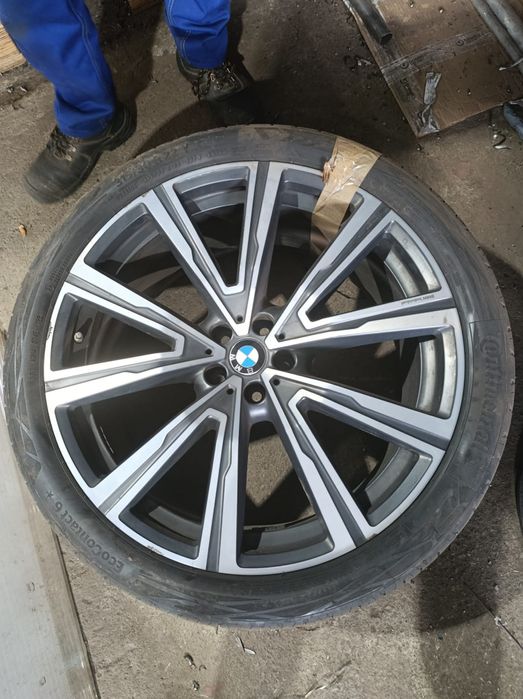 Komplet oryginalnych kół do BMW X5; X6 - alufelgi 22"