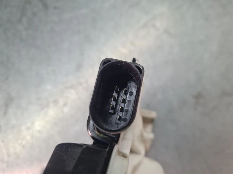 Fechadura / fecho porta frente esquerdo SEAT Ibiza IV (6J5, 6P1)