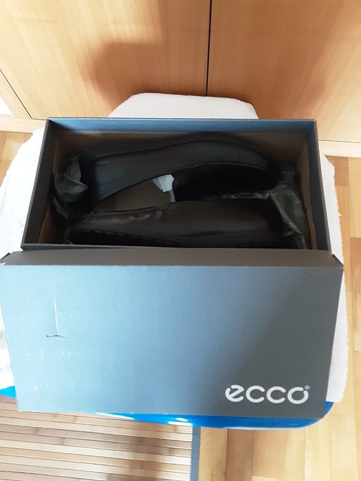 Sapatos novos 41 da marca Ecco