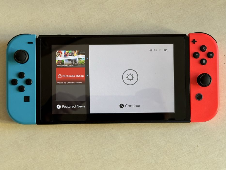 Nintendo Switch V2, idealny stan, duzy zestaw, JoyCon grip, strap,32GB