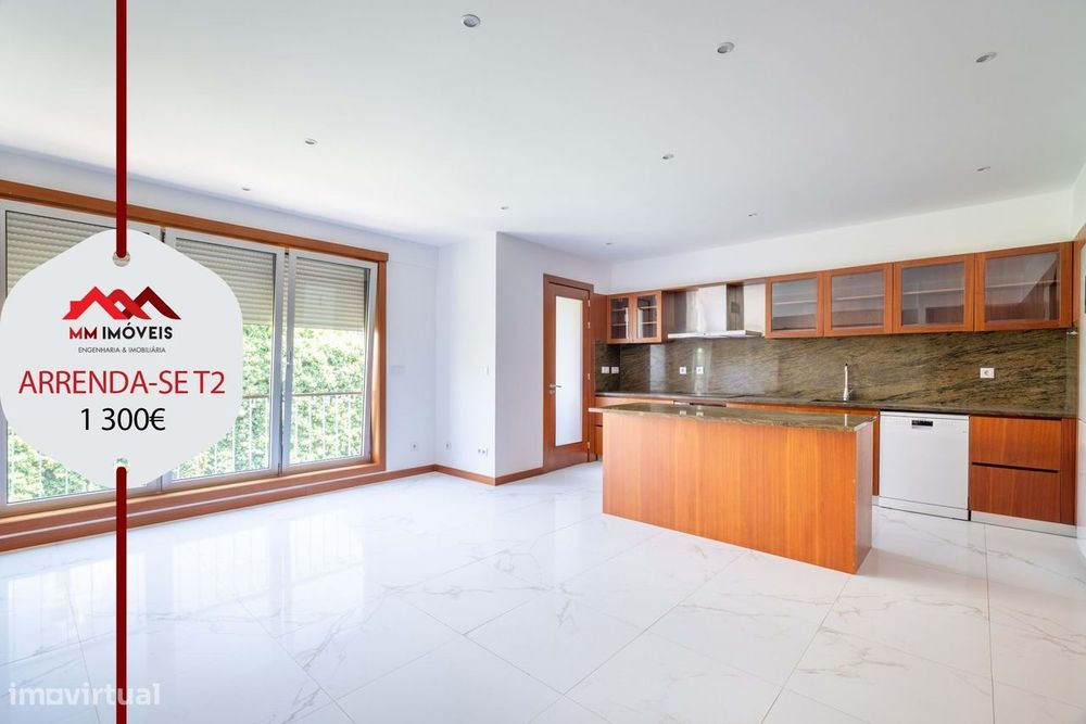 Apartamento T2 | Santa Catarina | Renovado | METRO | Elevador