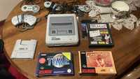 SNES (completa e 100% funcional) + 4 comandos + Jogos e acessórios