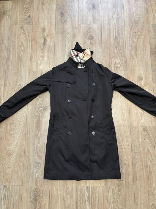 Плащ Burberry жіночий