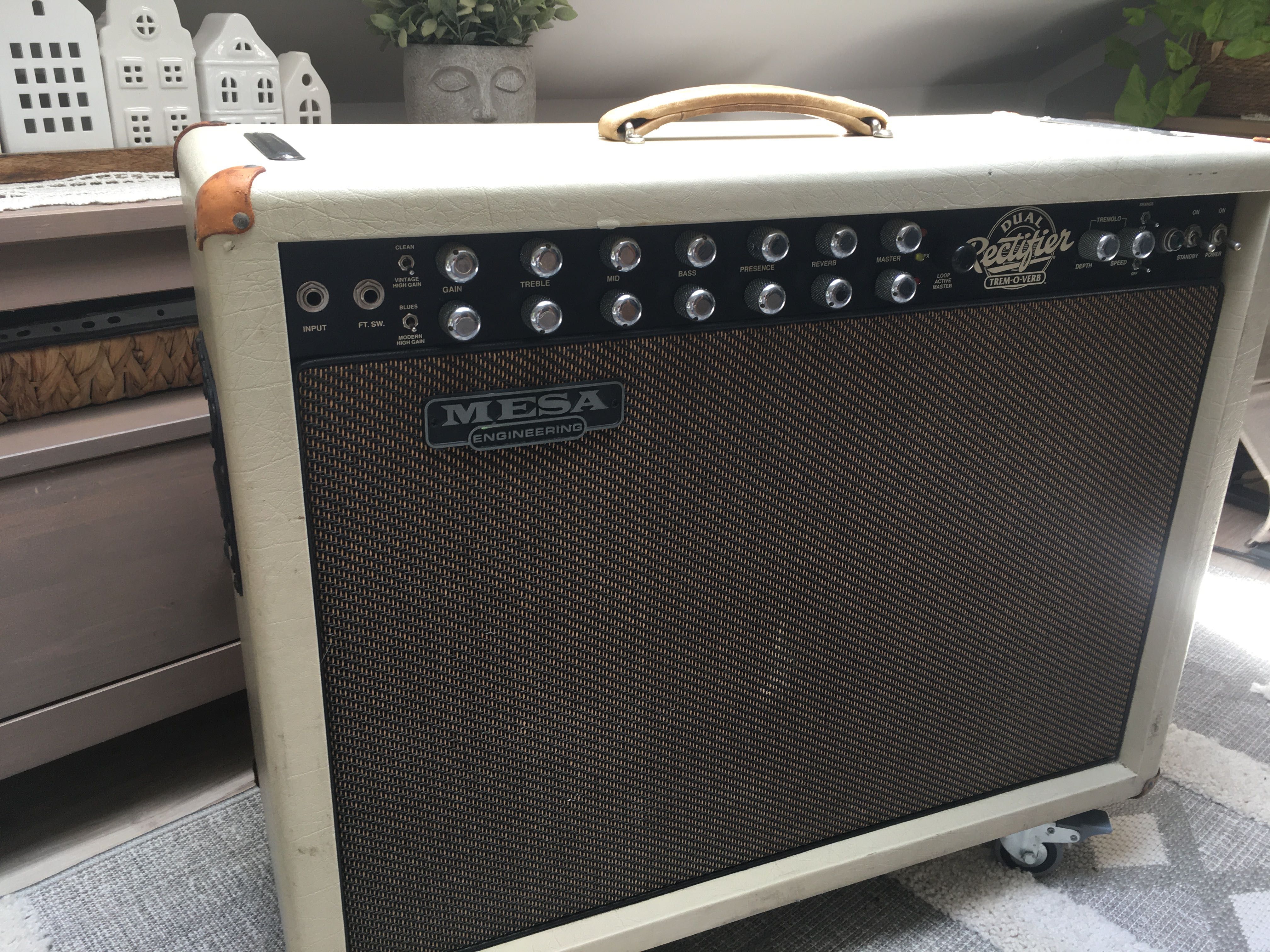 Mesa boogie Dual Rectifier TremoVerb 2x12 combo - biały kruk