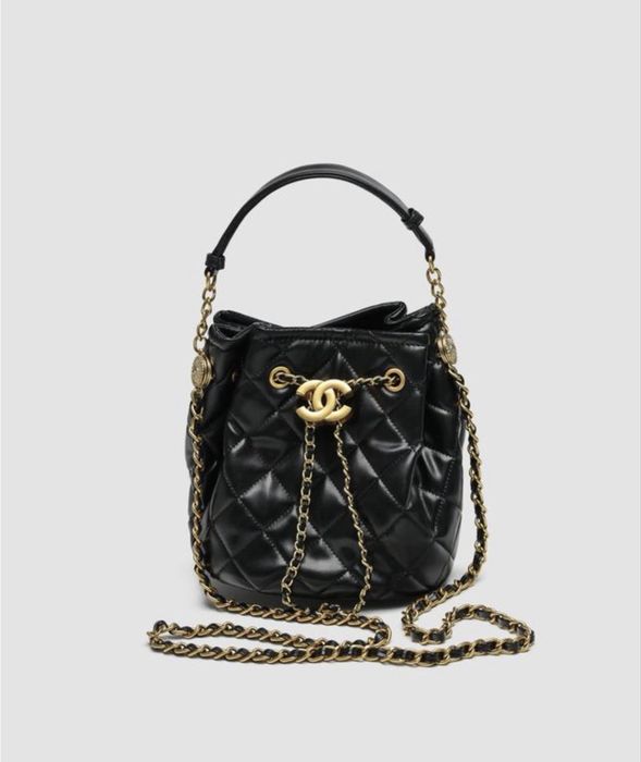 Сумка Chanel Button Bucket