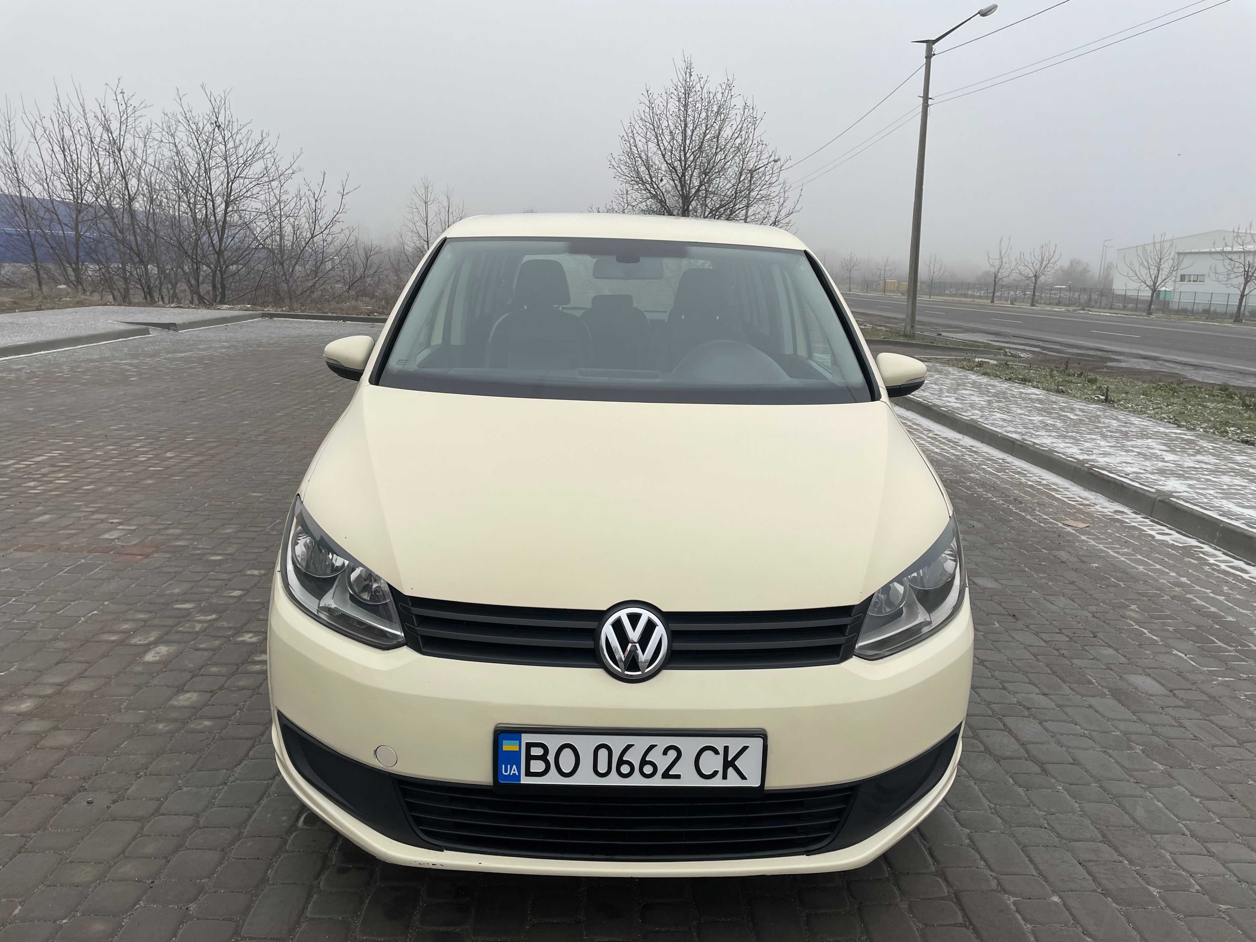 Volkswagen Touran 2012, 1.6 TDI автомат