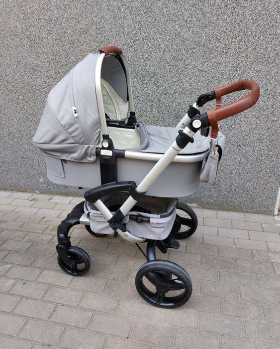 Wózek dziecięcy 2 w Niemieckiej  marki BONAVI.1