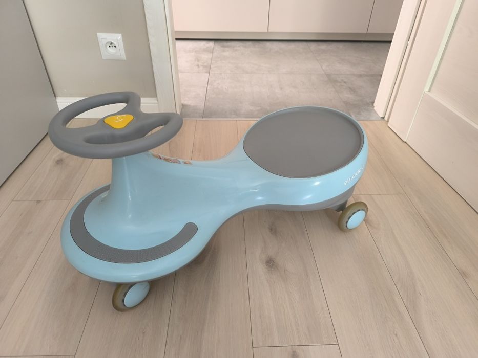 Jeździk grawitacyjny firmy Skiddou