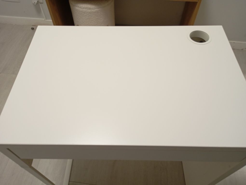 Secretária IKEA Micke Branca