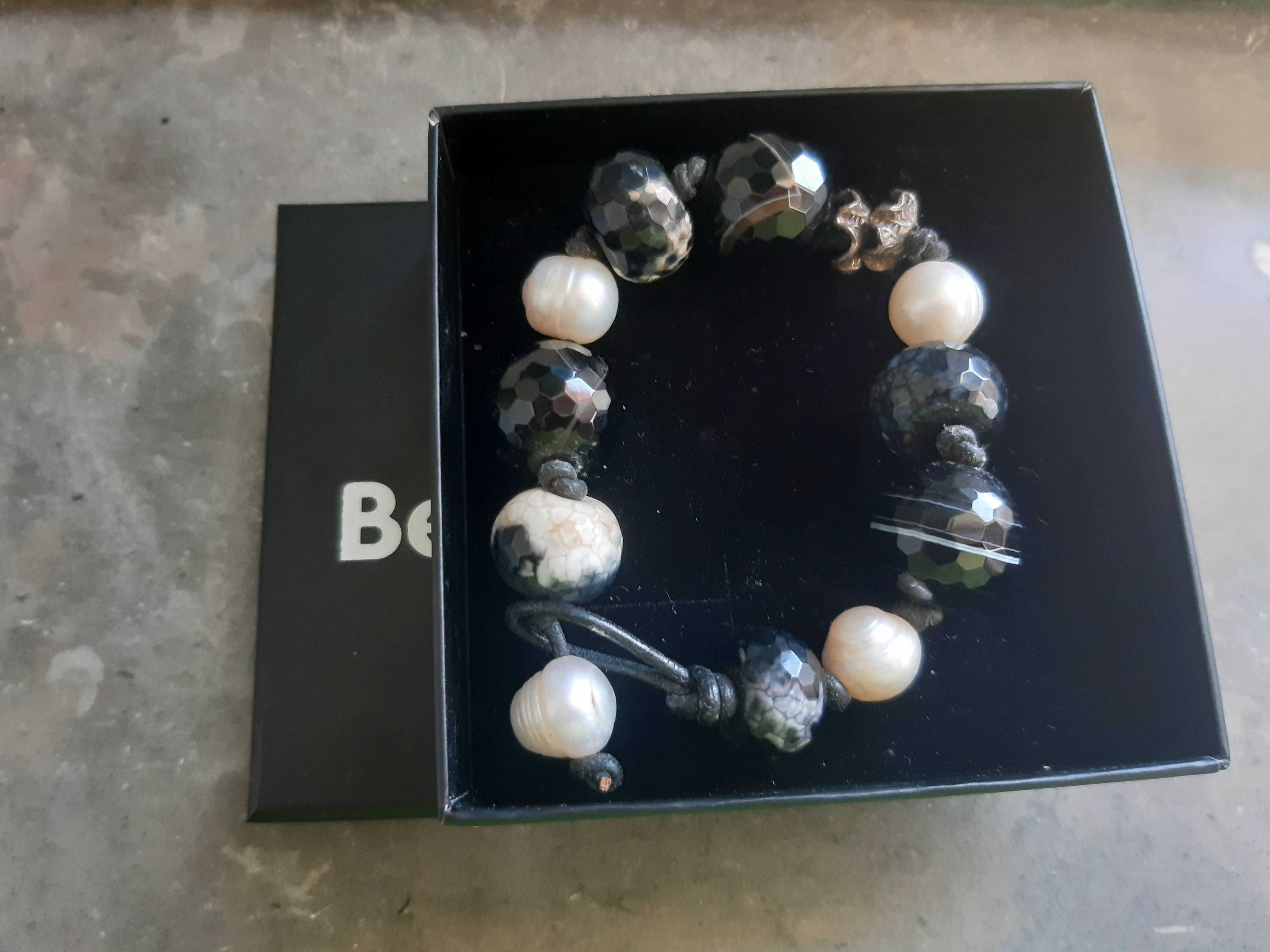 Pulseira pérolas, prata, pedras semipreciosas e couro, Nova