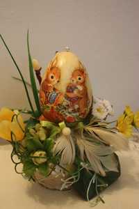 Wielkanocna kompozycja z jajkiem decoupage