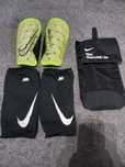 Ochraniacze piłkarskie Nike Mercurial Lite
