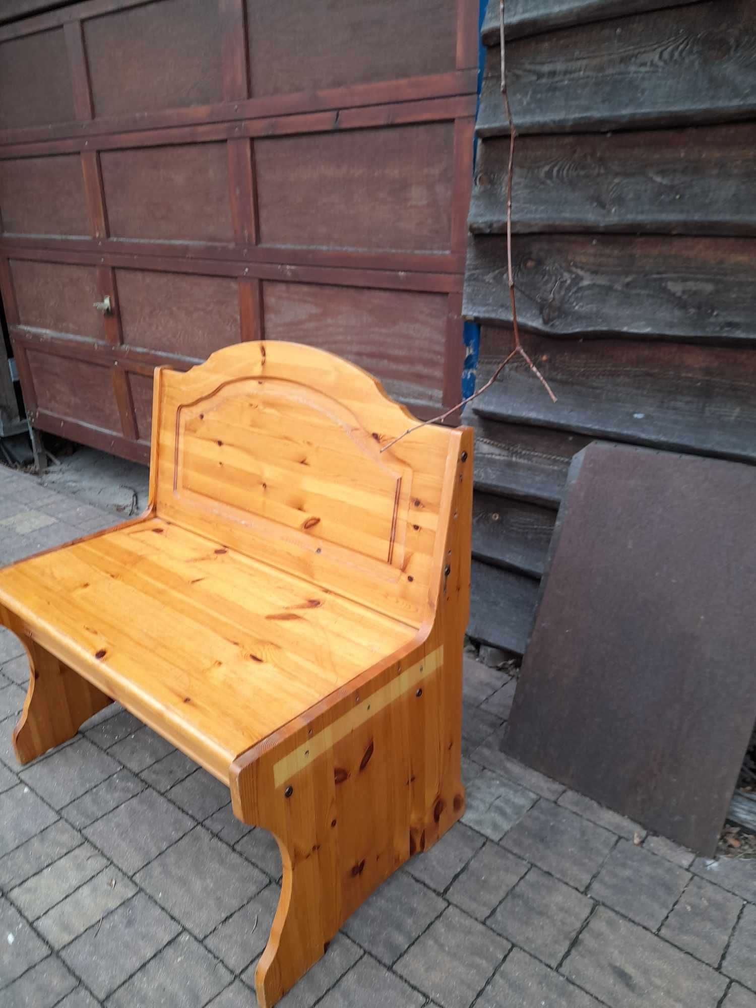 Sosnowa ławka drewniana, lakierowana, używana