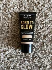 Nyx Born to Glow 04 Light Ivory podkład fluid