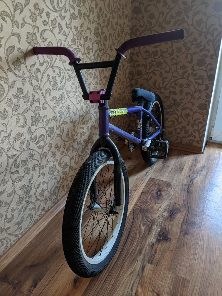 Продам BMX стрит машину на хороших деталях, без дербана