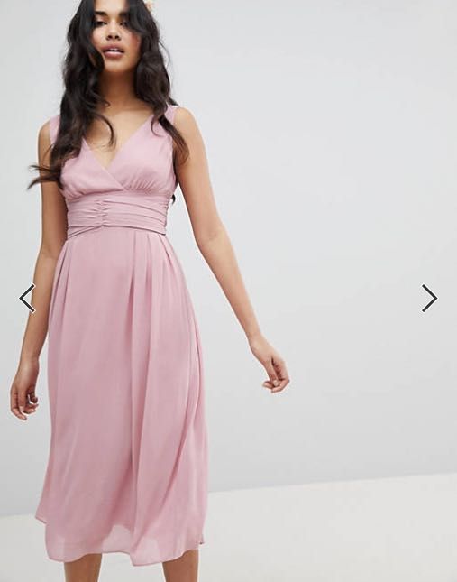 Рожева сукня TFNC від Asos