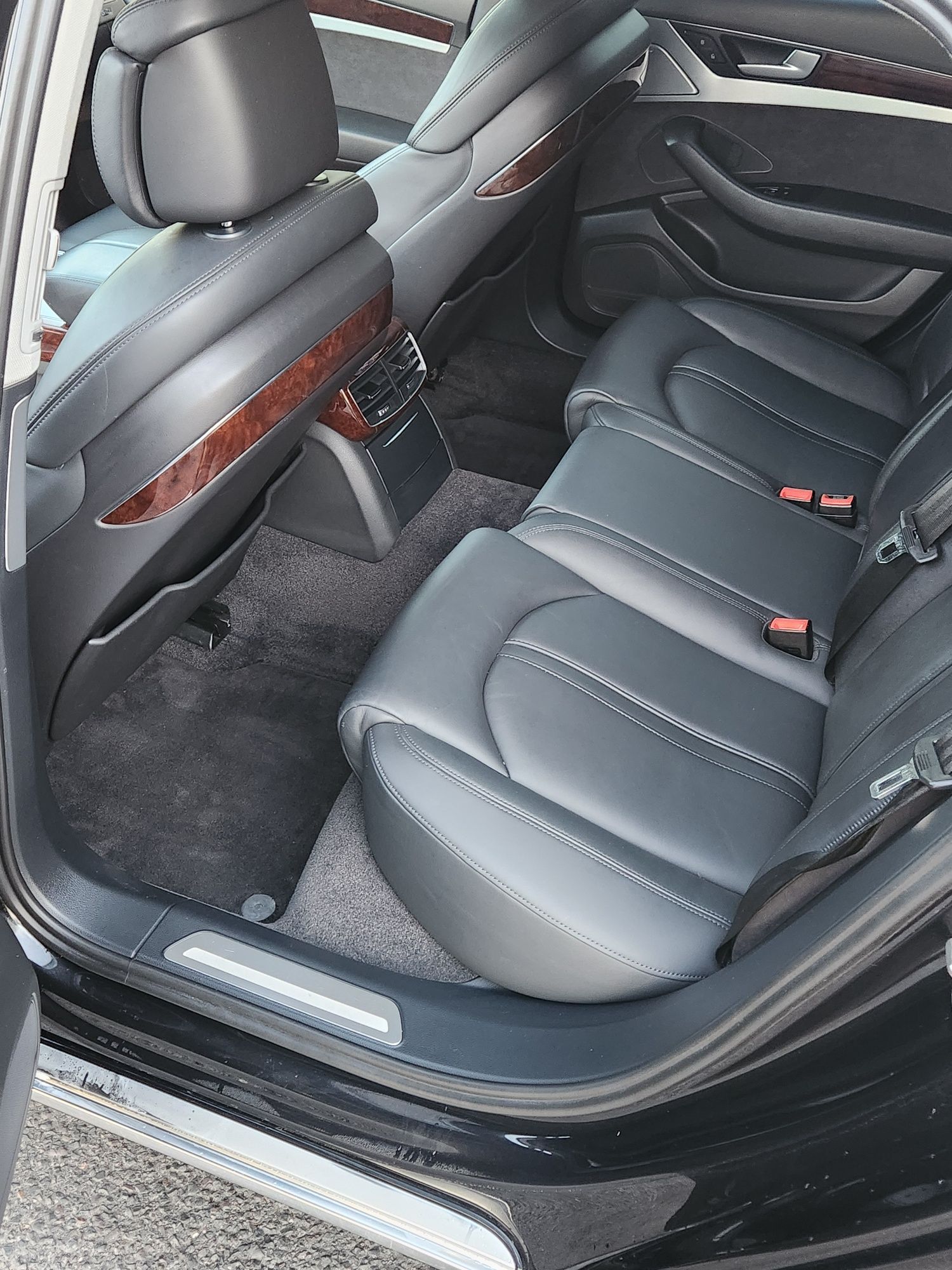 AUDI A8 D4 4.0 TFSI Dociagi Aktywny wydech Noktowizor Aktywny tempomat