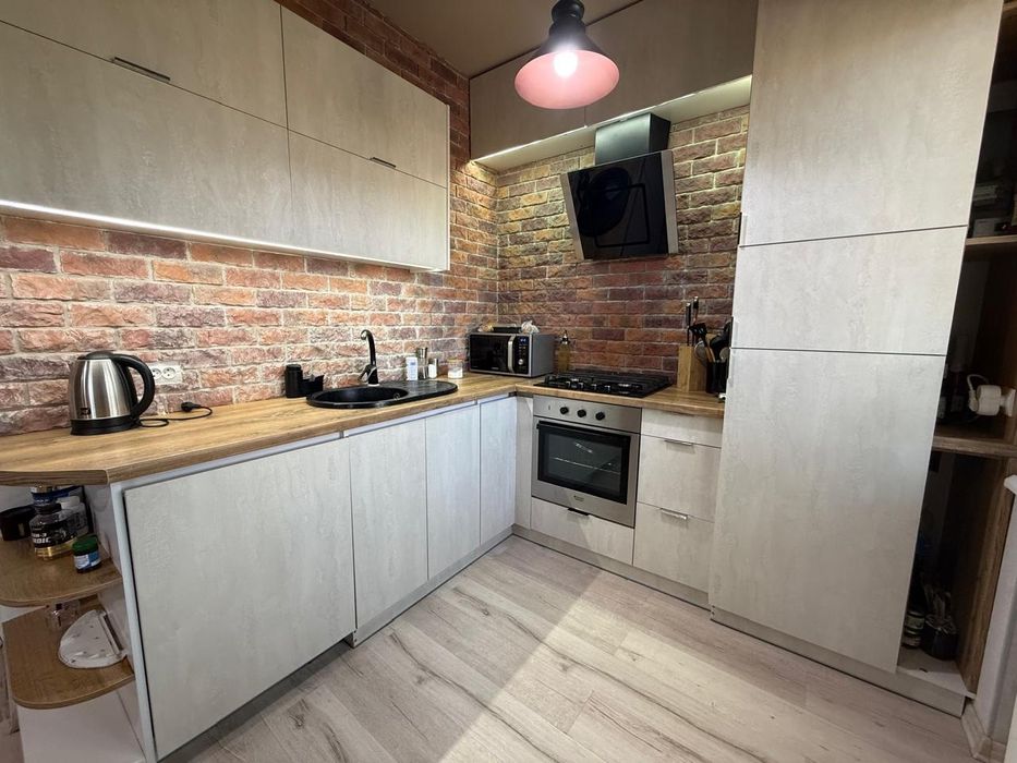 Продаю 2х комнатную квартиру.Автономное отопление.