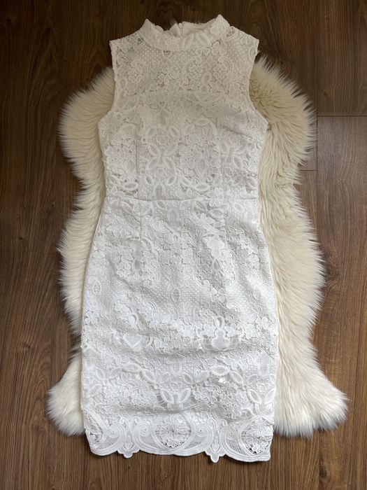 Biała koronkowa dopasowana sukienka quiz S bodycon