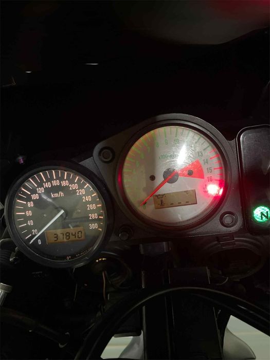 Vendo GSXR 750 impecável