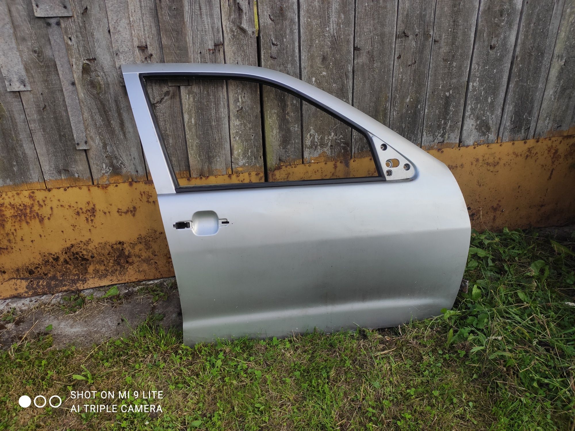 Drzwi prawy przód Seat Ibiza II 2 FL Srebrne 3 drzwi