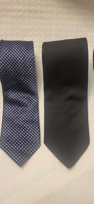 Várias gravatas de marca - usadas mas em excelente estado