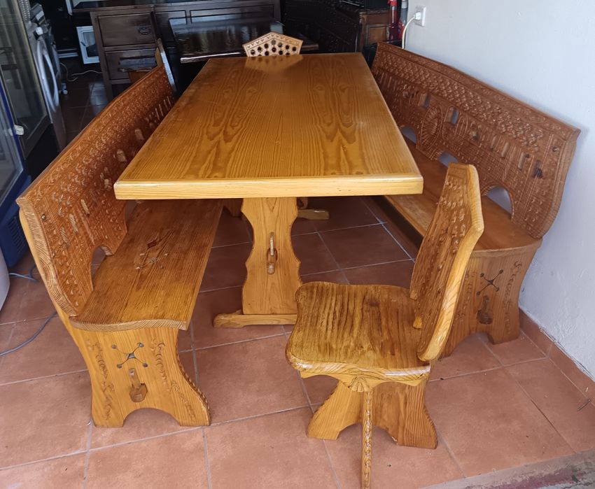 Conjunto mesa bancos corridos + 2