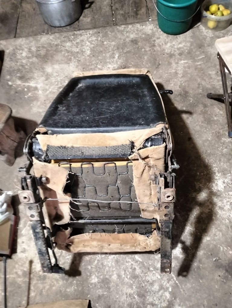 Продам сідіння з BMW