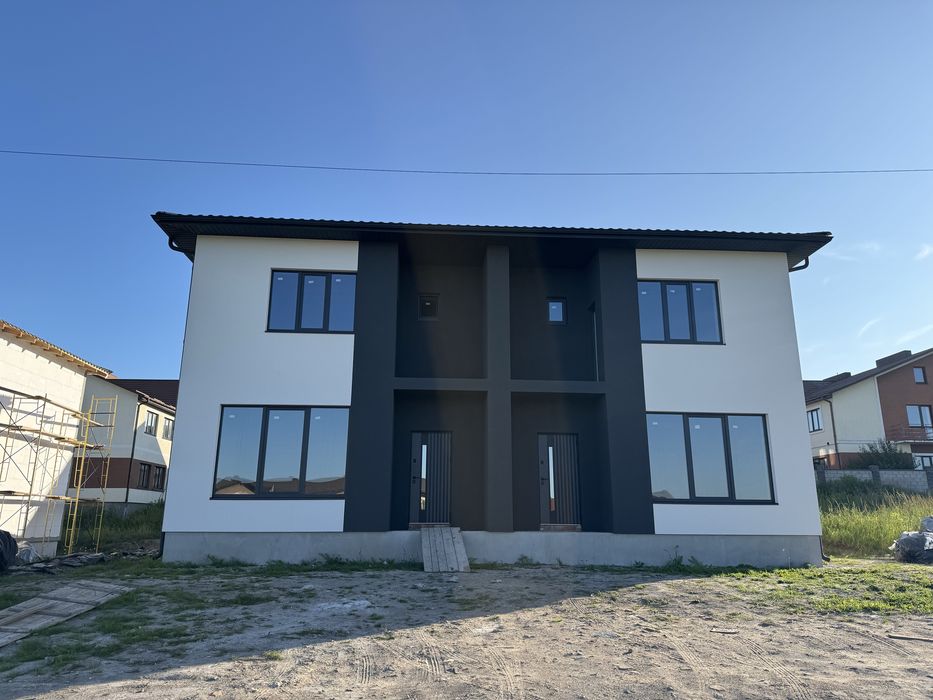 Продам котедж з комунікаціями за Райським садом