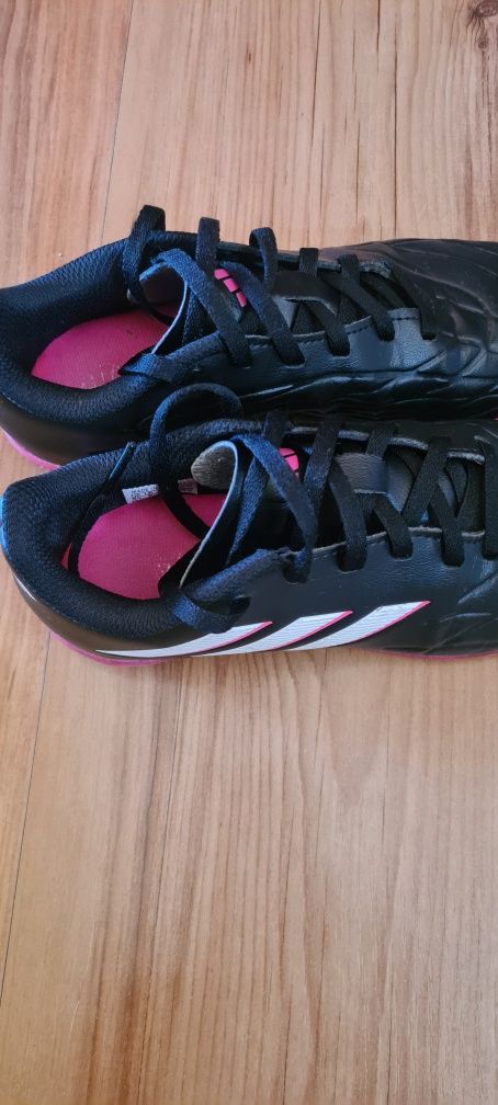 Buty halowe do piłki Adidas