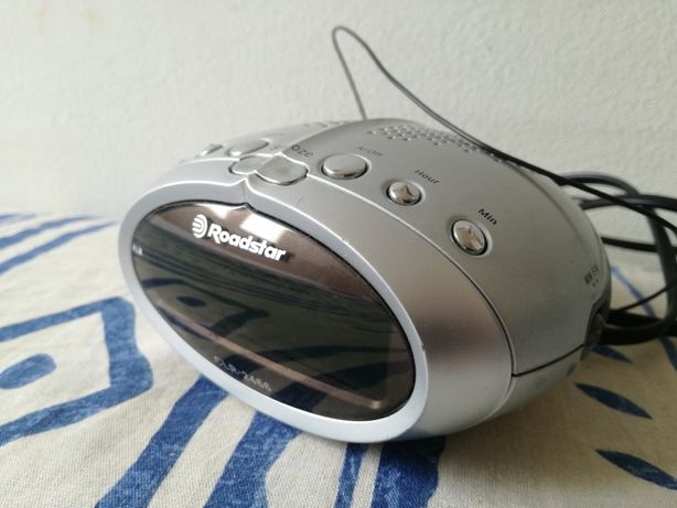 Rádio/Despertador portátil Roadstar CRL - 2466