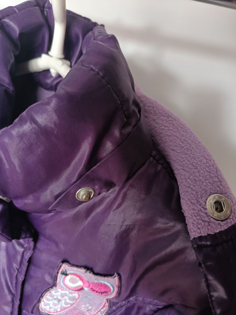Fioletowa ciepła kurtka zimowa dla dziewczynki rozmiar 110