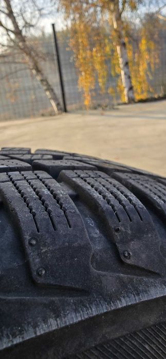 Koła do mercedesa felgi + opony zimowe + org kołpaki 195/65 r15