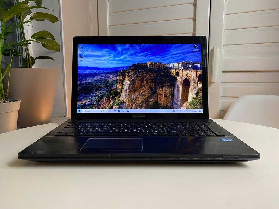 Ноутбук Lenovo G500\Core i3-3110M\RAM 8 GB\SSD256\HDD500\HD 8570M 1 GB