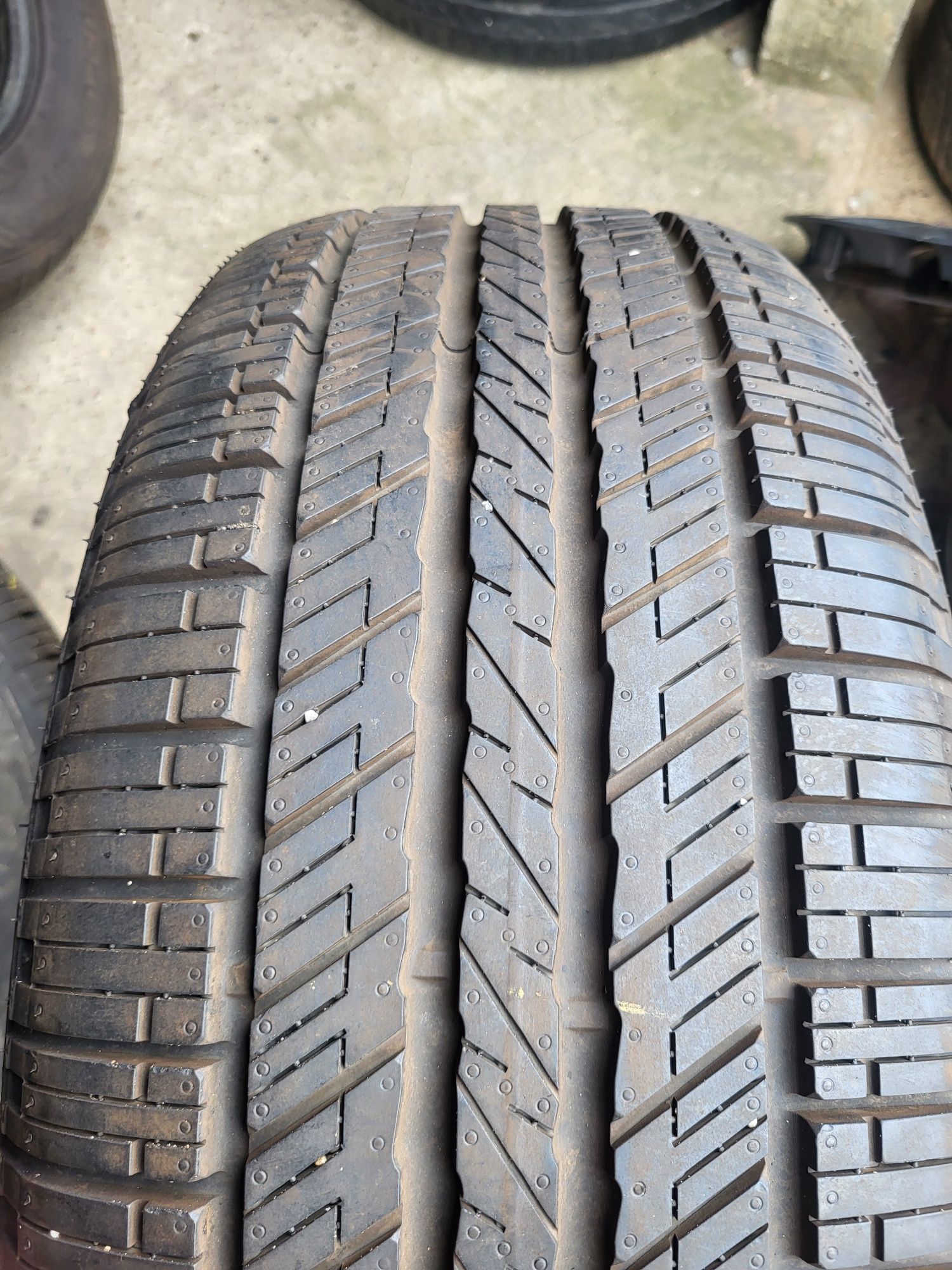 2x235/55R17  Hankook Dynapro HP