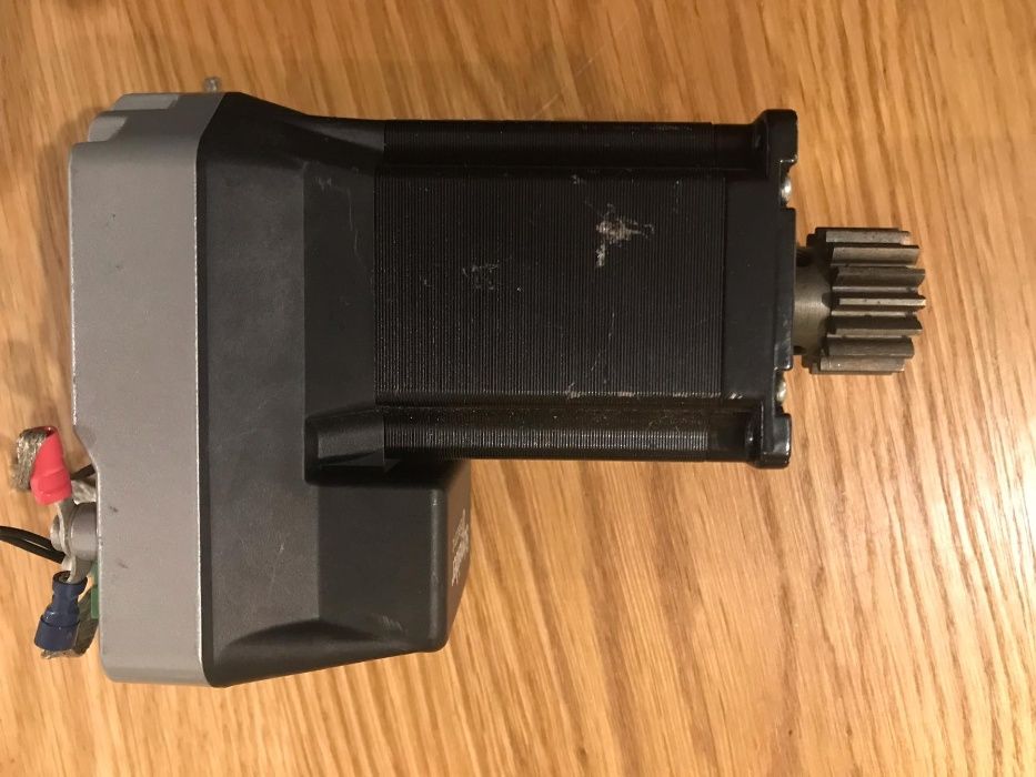 Schneider silnik krokowy / serwonapęd Lexium Mdrive 1.44Nm
