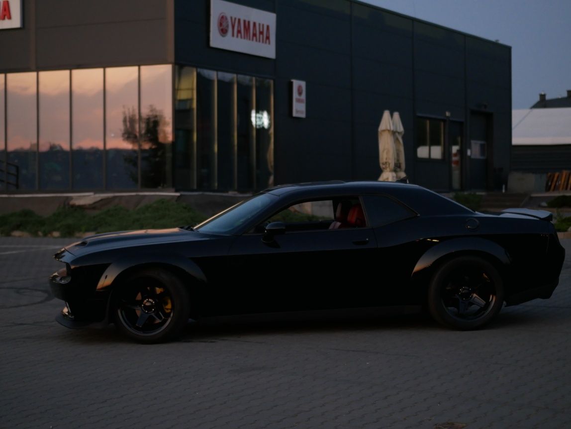 Dodge Challenger V8 auto do ślubu samochód na wesele do wynajecia