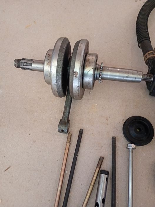 Junak 902  tłok cylinder i wal 49ccm