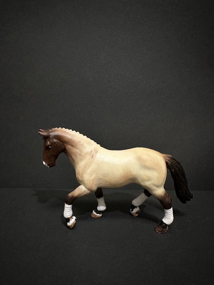 Custom wycofanej figurki konia Schleich