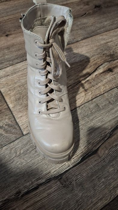 Ботинки ( жіночі)