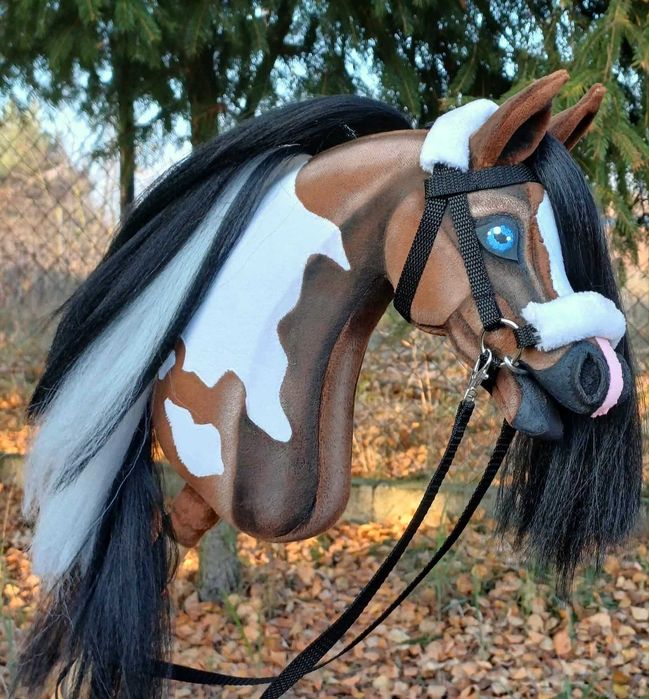 Srokaty gniady konik Hobby Horse A4 + sprzęt łaciaty