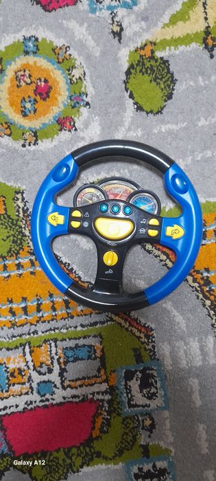 Руль дитячий на батарейках в доброму стані