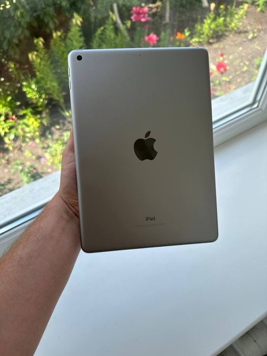 Apple iPad 5 32GB Wi-Fi | Гарний стан | iCloud чистий