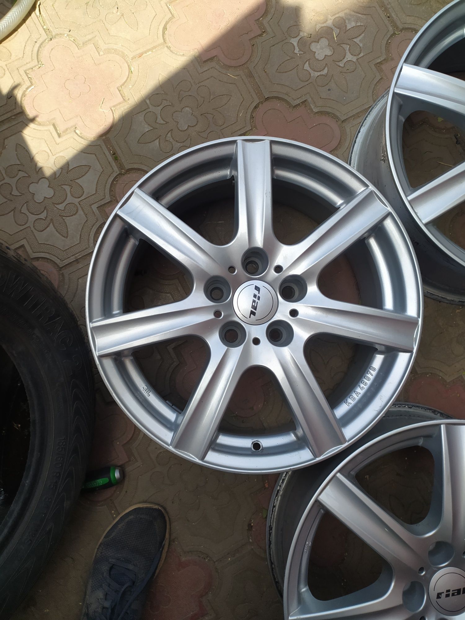 Диски r17 5x114.3 et-35
