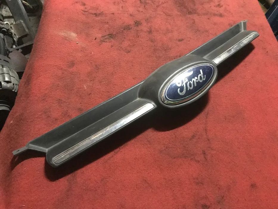 Grelha ford com simbolo