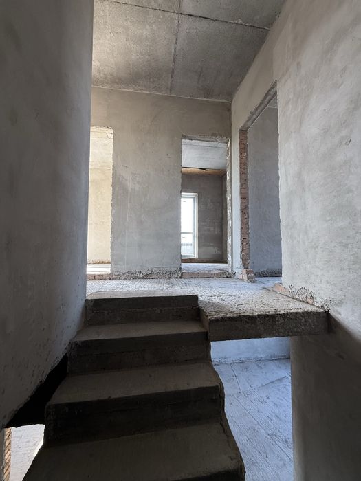 Продаж двоповерхового котеджу двояну масив Київський