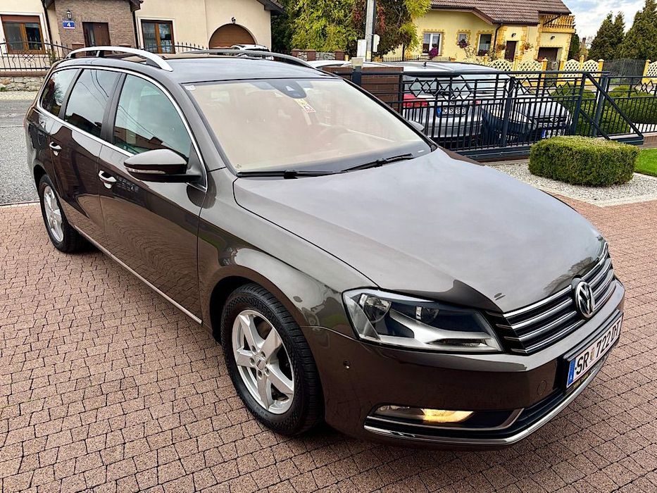Volkswagen Passat Climatronic Kamera Podg. Fotele Alufelgi  Serwis ASO PDC Model 2013