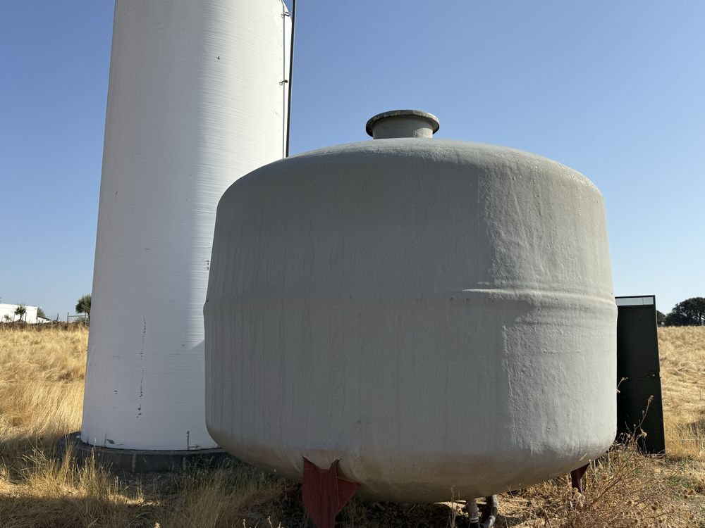 Depósito de água de 16.000 litros