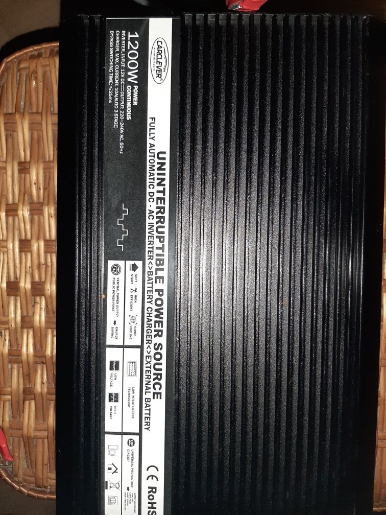 Інвертор з зарядним 1200 W.