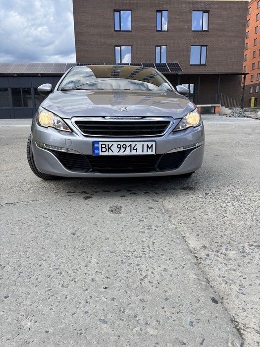 Продам Peugeot 308  2015року